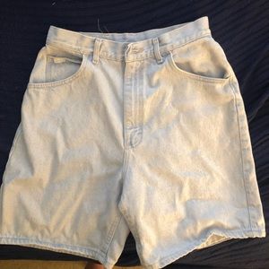 Woman’s Jean shorts. 12m